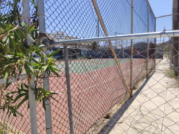  “Ξηλώθηκε” η περίφραξη σε χρόνο… μηδέν 