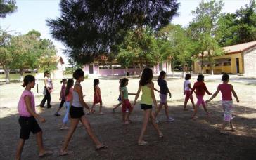 Αύριο αρχίζουν οι αιτήσεις για 70.000 vouchers παιδικών κατασκηνώσεων της ΔΥΠΑ