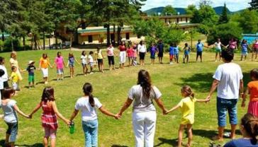 ΔΥΠΑ: Μέχρι την Τετάρτη οι αιτήσεις για 70.000 vouchers παιδικών κατασκηνώσεων