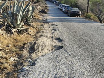 “Σπασμένο” οδόστρωμα χωρίς αποκατάσταση 