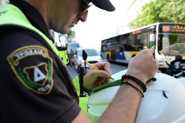 Νέος ΚΟΚ: Πάνω από 3.000 παραβάσεις σε μία εβδομάδα για μη χρήση κράνους