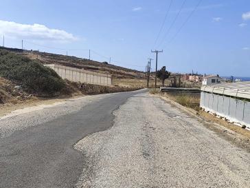 Γεμάτος με “μπαλώματα” ο δρόμος Αζολίμνου – Βάρης 