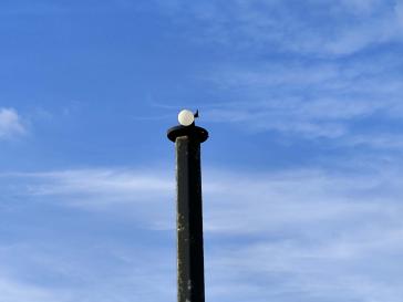 Λείπουν συντηρήσεις στα δημοτικά φωτιστικά  