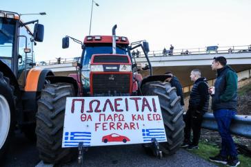Μπλόκα αγροτών και στα Μάλγαρα - Ανυποχώρητοι για τις κινητοποιήσεις 