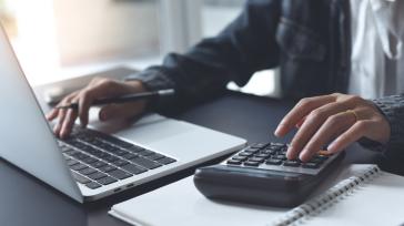 Φορολογία: Τι πρέπει να πληρώσουμε μέχρι το τέλος του 2025