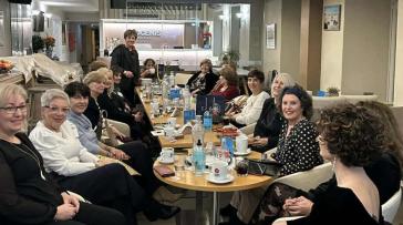 Όμιλος Inner Wheel Σύρου: Η πρόεδρος και τα μέλη έκοψαν την πίτα τους