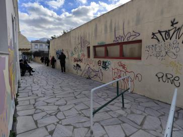 Αντιδρούν οι γονείς για τα προκλητικά γκράφιτι 