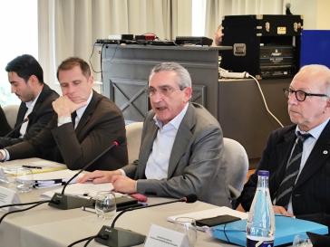 Στηρίζει τις υγειονομικές δομές με “επέκταση” του χρηματικού κινήτρου 