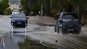 Κακοκαιρία Erminio: Σε κόκκινο συναγερμό η χώρα - Χαλάζι, καταιγίδες, ισχυροί άνεμοι