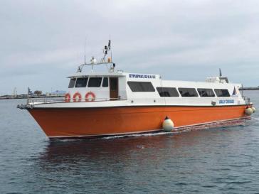Κυκλάδες: Ηλικιωμένοι διακομίσθηκαν με πλωτά μέσα 