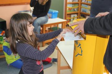 Το ΕΛΤΑ Σύρου στο Νηπιαγωγείο του Φοίνικα