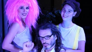 "Το Πνεύμα των Χριστουγέννων" φωλιάζει στο Θέατρο Απόλλων