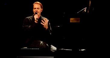 “Ο Θεός είχε κέφια όταν έφτιαξε την Ερμούπολη”