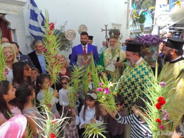 Ο "Περίπατος" του Αυτοκράτορα στα γραφικά σοκάκια της Μυκόνου