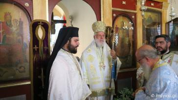 Χειροθεσία Αρχιμανδρίτη στην Ι. Μητρόπολη Σύρου