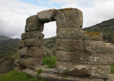 Η Σίφνος "ανάβει" τους πύργους της