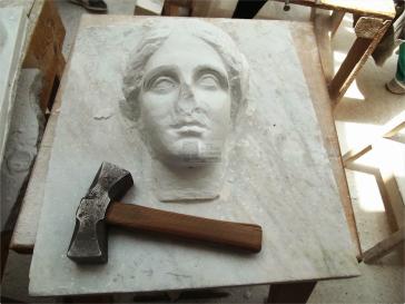 Γνωριμία με το «ιερό υλικό» της τέχνης