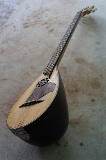 Έκθεση λαϊκών οργάνων στην Πιάτσα της Άνω Σύρου