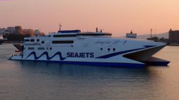 Μηχανική βλάβη του πλοίου “CHAMPION JET 1” στη Νάξο