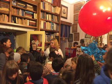 To Mεγάλο Μπαλόνι των ευχών στη Δημοτική Βιβλιοθήκη Μυκόνου