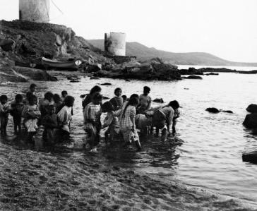 Ιστορικές φωτογραφίες μιας κοσμοπολίτισσας από τη Μύκονο