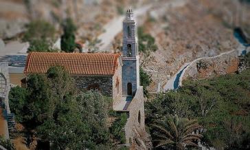 12η Τσιπουροβραδιά στη Σύρο