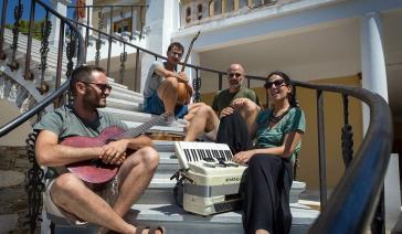 Γλεντώντας νοσταλγικά