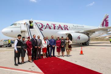 H Qatar Airways προσγειώνεται στο Αεροδρόμιο της Μυκόνου