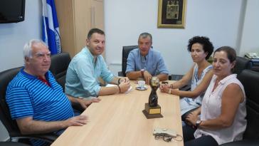 Συνάντηση Στ. Θεοδωράκη με τον Δήμαρχο και τους αντιδημάρχους της Τήνου