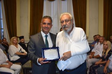 Ανακήρυξη του Στέλιου Νιώτη σε Επίτιμο Δημότη Σύρου – Ερμούπολης