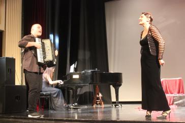 Η «βαλίτσα» της Μάγιας Μελάγια στη Σύρο