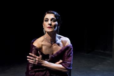 Μια ζωή στο κόκκινο