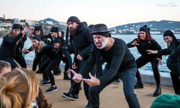 Τα Καλικαντανάκια έφεραν τα Χριστούγεννα