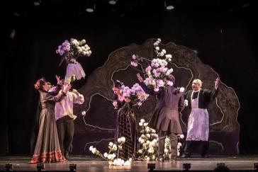 "Ο καιρός των χρυσανθέμων" του Μ. Ελευθερίου επιστρέφει στη Σύρο