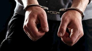 Σύλληψη ημεδαπού για ναρκωτικά και κροτίδες στη Σύρο