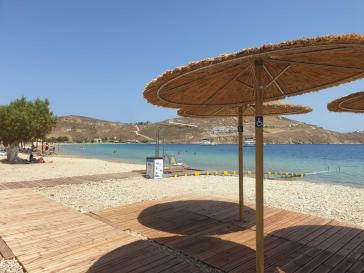 Σε λειτουργία το ολοκληρωμένο σύστημα πρόσβασης ΑμεΑ στην παραλία του Αυλόμωνα