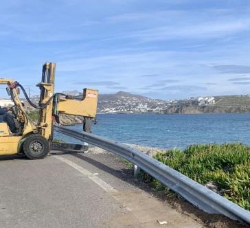 Εγκατάσταση στηθαίων ασφαλείας και ανακλαστήρες οδοστρώματος