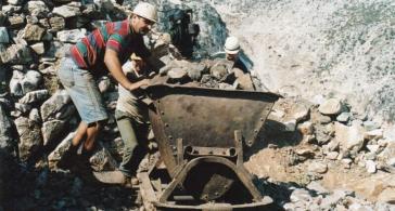 Ο Νίκος Συρμαλένιος για το ασφαλιστικό δικαίωμα των σμυριδορυκτών