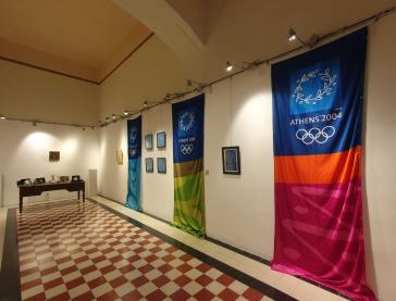 Έκθεση "20 χρόνια μετά τη γιορτή" του συλλέκτη Θοδωρή Καρατζούνη