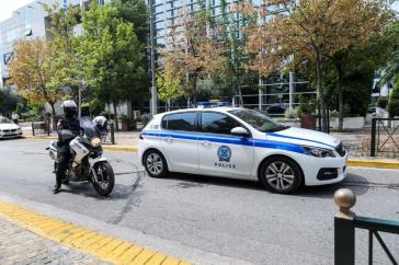 Δημόσιοι υπάλληλοι σε κύκλωμα με μετανάστες και μεταβιβάσεις ακινήτων