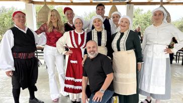 Η εκπομπή «Δύο στις 10» στο Τυροκομείο της Ένωσης Αγροτικών Συνεταιρισμών Νάξου