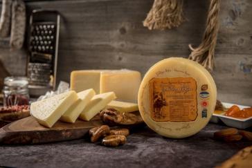 Βραβείο ανώτερης γεύσης για τη γραβιέρα Νάξου Π.Ο.Π. από το Διεθνές Ινστιτούτο Γεύσης