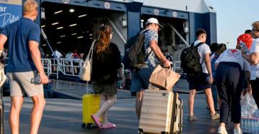 Τριήμερο Αγίου Πνεύματος: Oι Κυκλάδες εξακολουθούν να αποτελούν αγαπημένο προορισμό των Ελλήνων