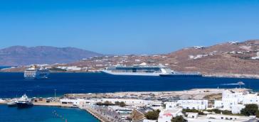 Κρουαζιέρα: 4,4 εκατ. ευρώ ανά σεζόν το κόστος του τέλους μόνο για Μύκονο και Σαντορίνη