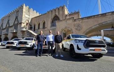 Περιφέρεια Ν. Αιγαίου: Τέσσερα νέα πυροσβεστικά οχήματα σε εθελοντικές ομάδες