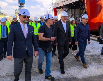 Τα ναυπηγεία Ελευσίνας επισκέφθηκε ο υπουργός Ανάπτυξης, Τάκης Θεοδωρικάκος
