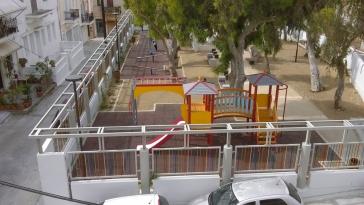 Σύρος: "Λουκέτο" στην Παιδική Χαρά στην περιοχή "Πευκάκια"