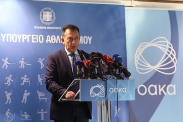 Στην Άνδρο ο Γιάννης Βρούτσης, συνοδευόμενος από Ολυμπιονίκες και παγκόσμιους πρωταθλητές