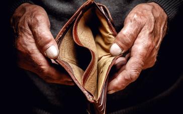 Το 67% των νοικοκυριών μόλις τα βγάζουν πέρα