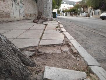 Πεζοδρόμια "παγίδες"